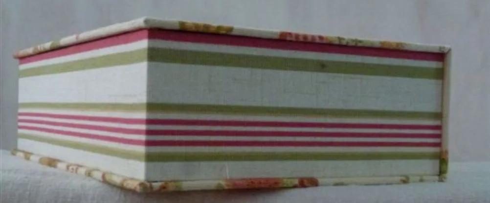 Japanisches Kunsthandwerk_Stoffbezogene Kartonage